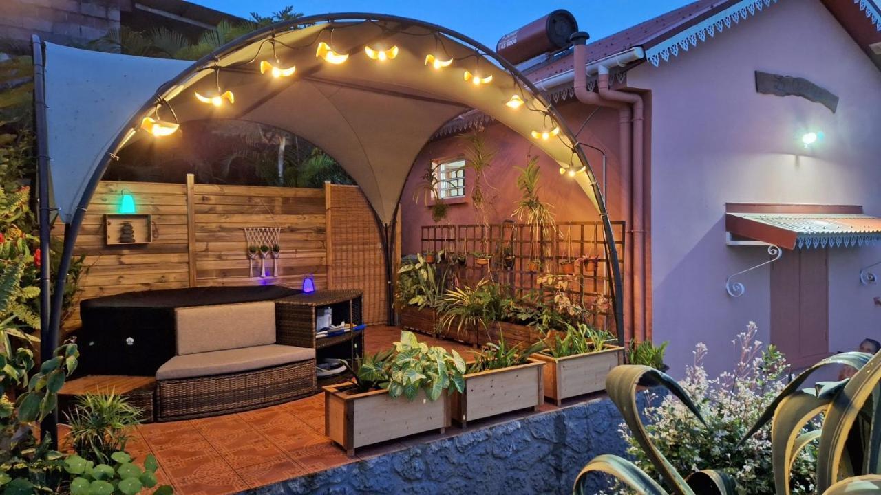 Le Quelea Une Case Creole De Charme Classee 4 Etoiles Y Etre C'Est Y Etre Bien Noël Extérieur photo